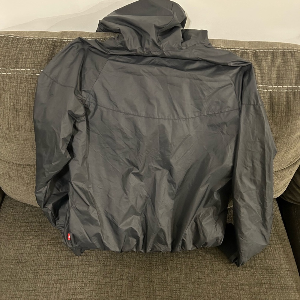 $110 Nike Windrunner Jacket GX Black / White AJ2974-010 Women’s Sz: XS - Picture 6 of 6